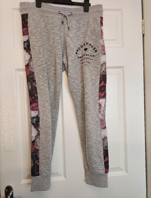  — track bottoms