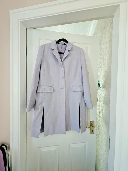  — Jacket, generous size 14.