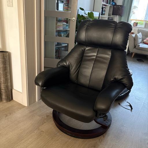  — HOMCOM Faux Leather Swivel Recliner Armchair