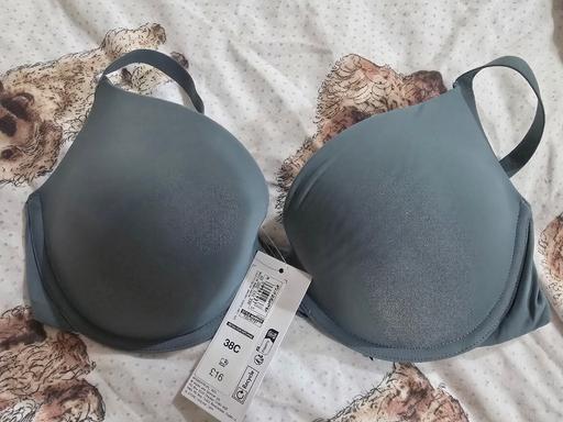  — NEW 38C womens m&s bra