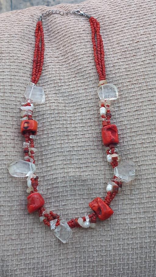  — necklace-gemstones...