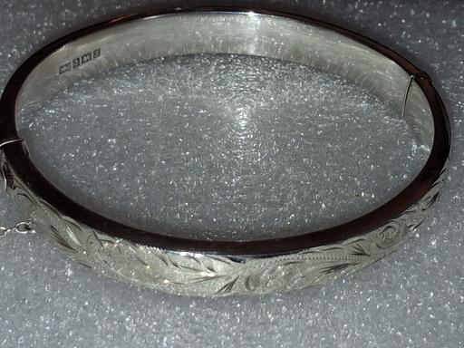  — Silver Bangle Vintage.