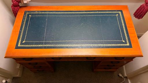  — Pedestal desk