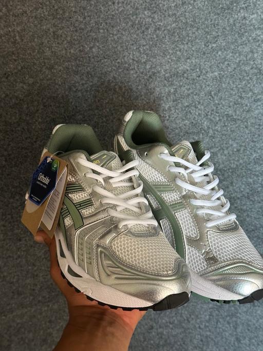  — Gel Kayano