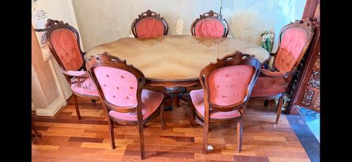  — Table and 6x Chairs FREE