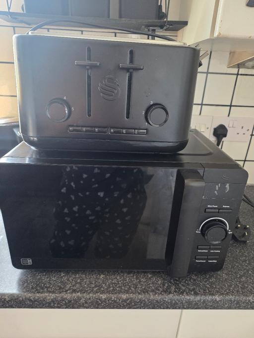  — Swan black matt microwave & toaster