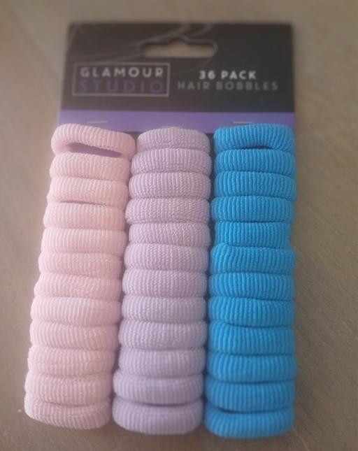  — Hair bobbles )