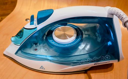  — Swan Steam Iron