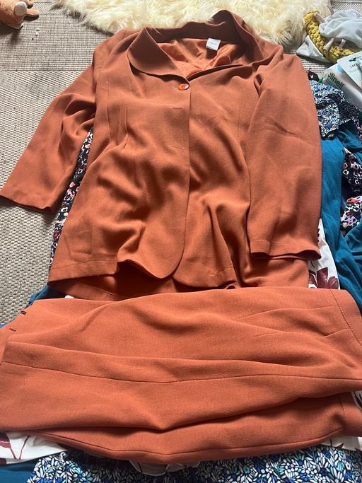  — Size 14 suit and short skirt