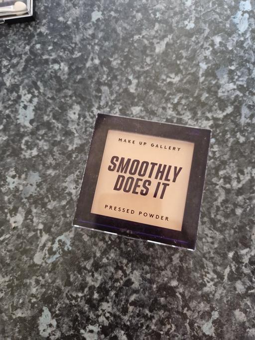  — Brand new pressed powder (honey beige)