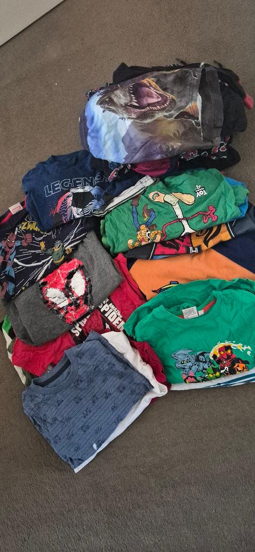  — B. Bundle of Boys clothes aged 4-7Thi