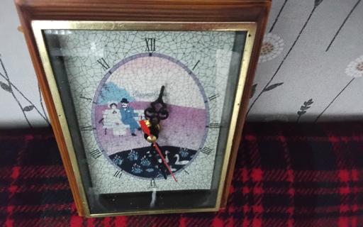  — lovely European scene wall clock / key store