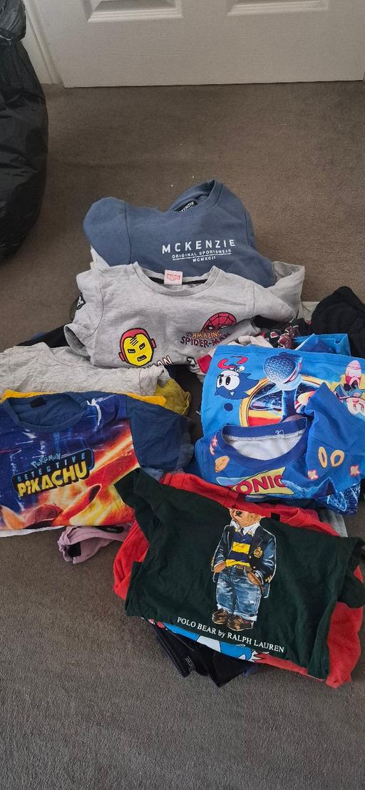  — C. Boys bundle of clothes aged 4-7