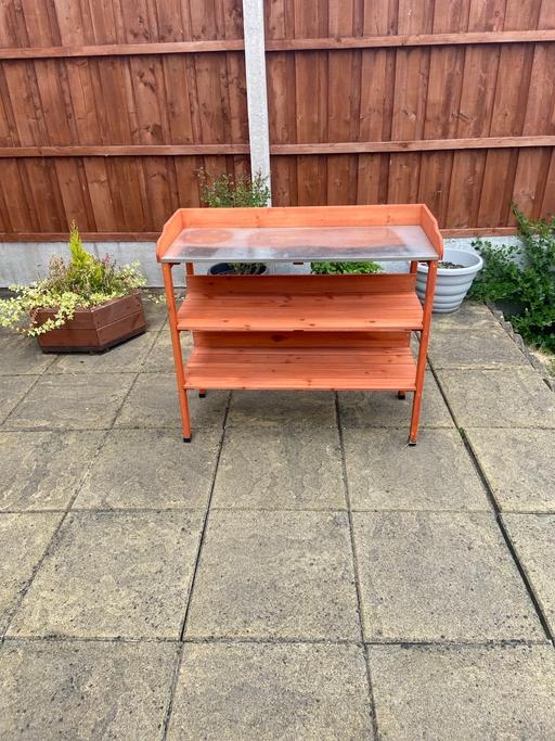  — Potting Table