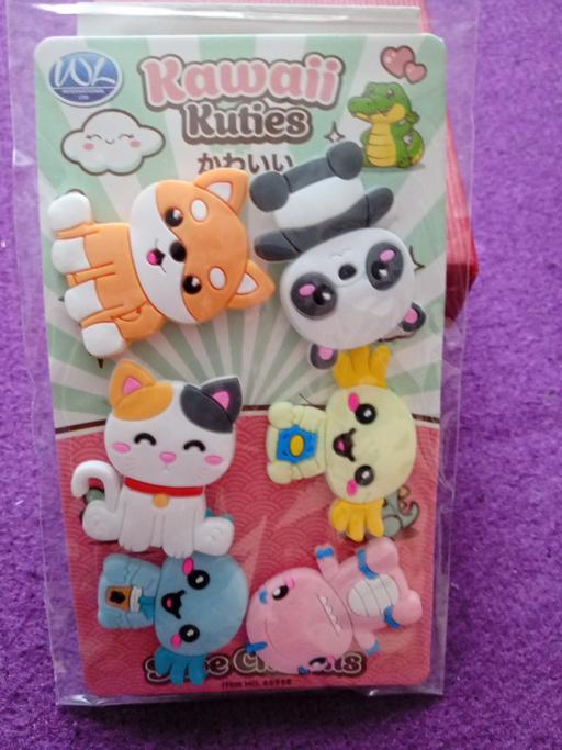  — new pack of girls shoe charms
