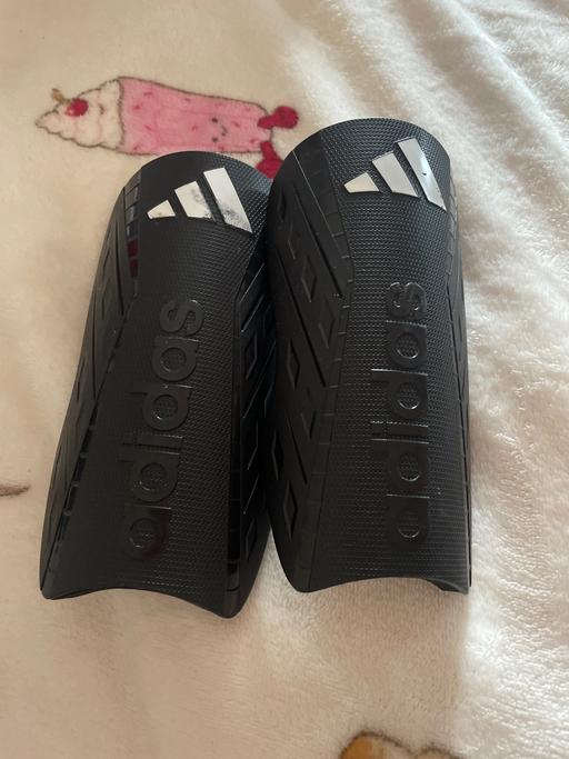 — Adidas shin pads