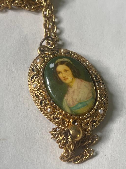  — Vintage necklace