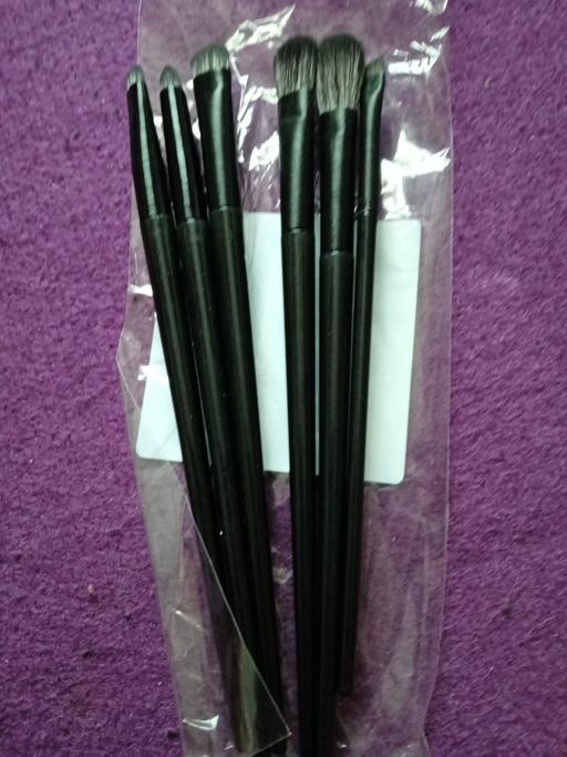  — new pack of Ladies MAKE UP BRUSHES