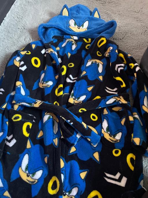  — Sonic dressing gown