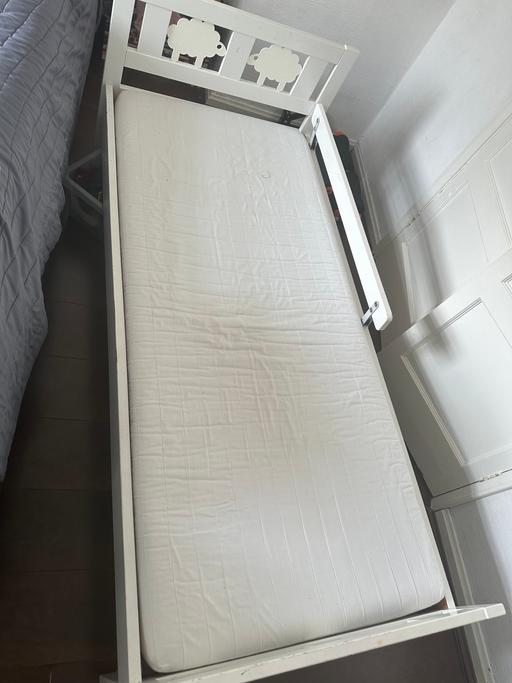  — IKEA kids bet with mattress