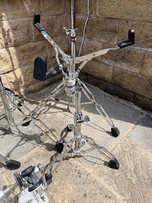  — Drum stands hardware job lot