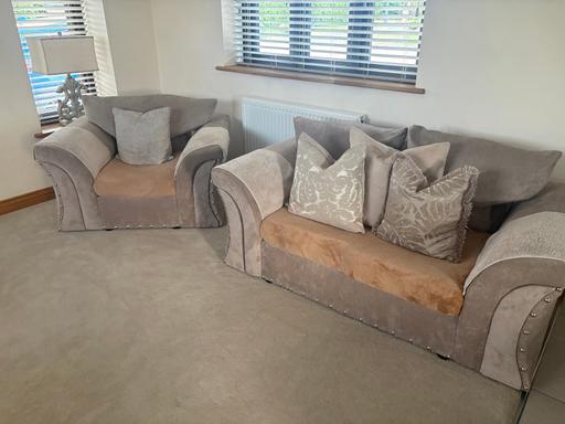  — 3 piece beige Sette