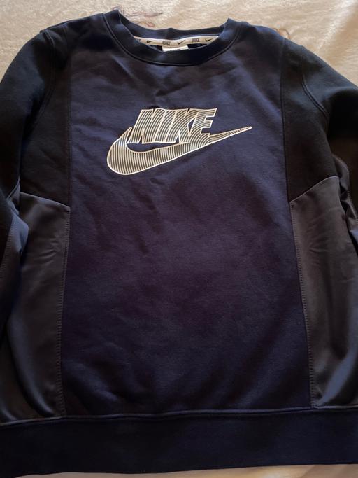  — Nike Jumper