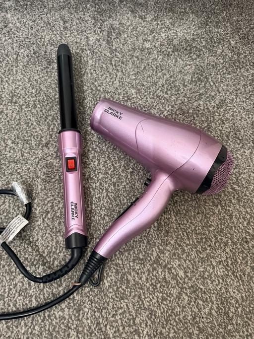  — Hair dryer & curling tong bundle