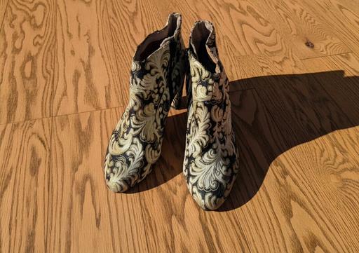  — S. Oliver  Zipped Ankle Boots Size 4