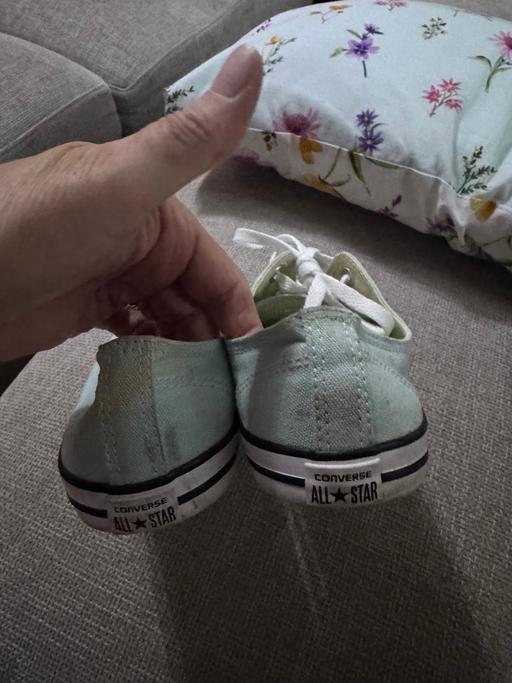  — Converse size 8