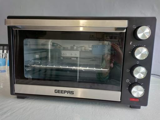  — Geepas oven