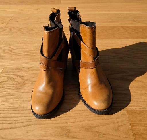  — New Look Women's Leather Ankle Boots Size 5