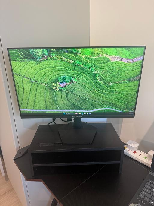  — Gaming monitor with stand