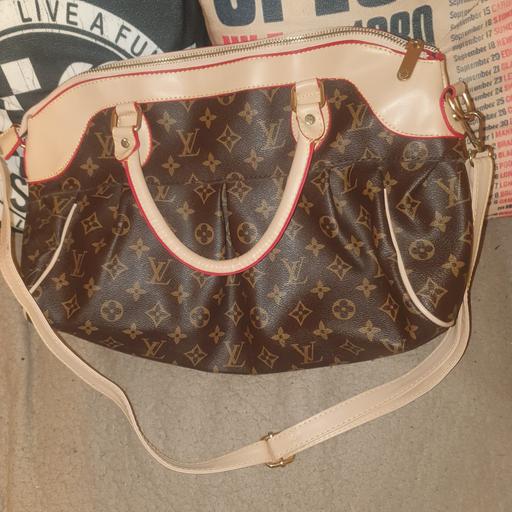  — Lovely Brown & Cream Handbag With Strap