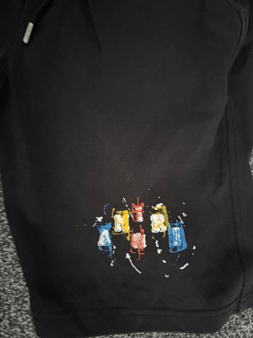  — Shorts n t shirt