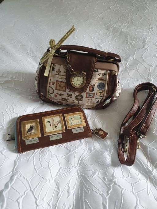  — Granny's Attic Label Bag and Purse