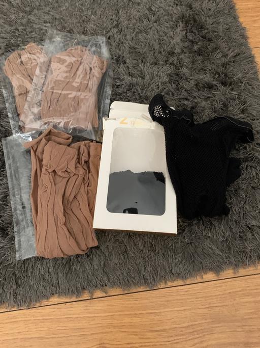  — Ladies tights