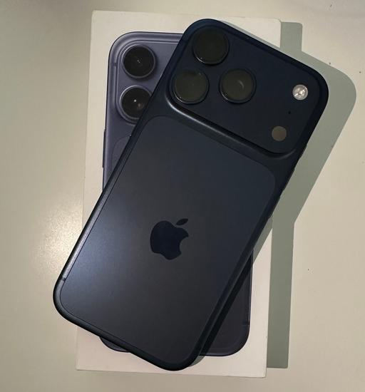  — APPLE IPhone 17 Pro 256GB Blue - Unlocked