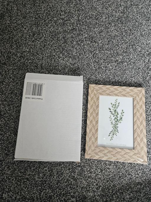  — bnib photo frame