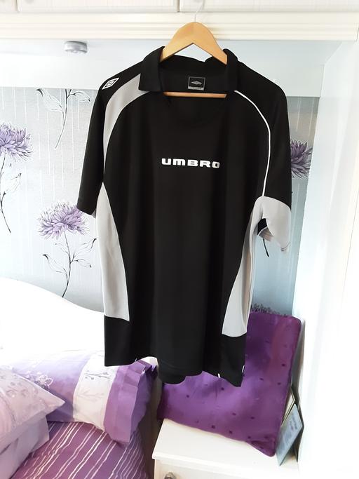  — Mens Umbro Top