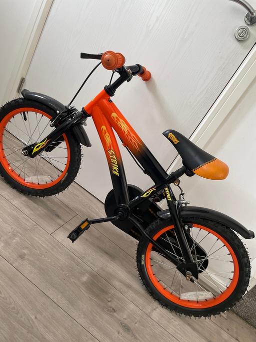  — Boys 16 inch bike (stabilisers available)