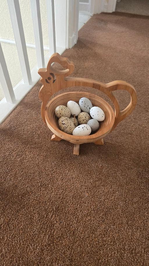 — Egg Holder,