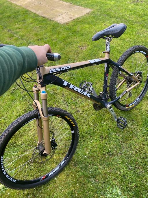  — Trek 8500 2011 High End Alpha Red Hardtail 18
