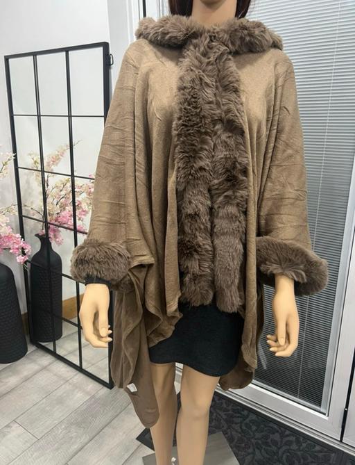  — Women's stunning cape / poncho one size