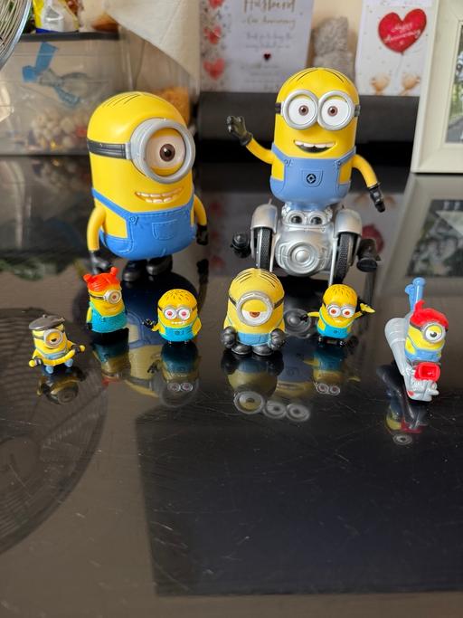  — Collection of minion figures