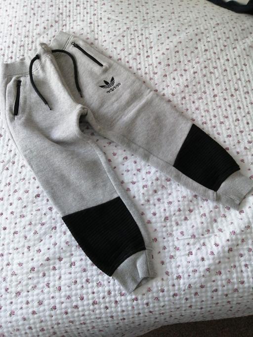  — Boy's Joggers size *5/6*yrs