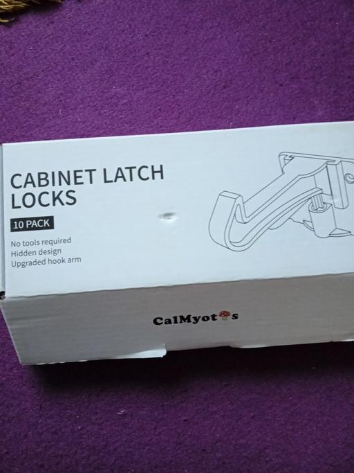  — new box of 10 CABINET LATCH LOCKS