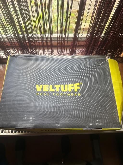  — VELTUFF REAL FOOTWEAR ( size 12 )