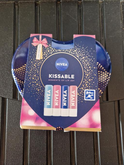  — bn Nivea lipbalm giftset