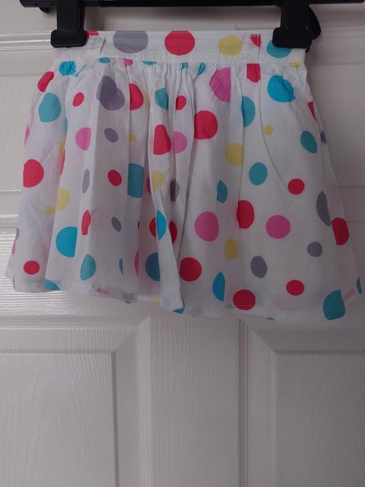  — Girls spotty skirt size 2-3 years